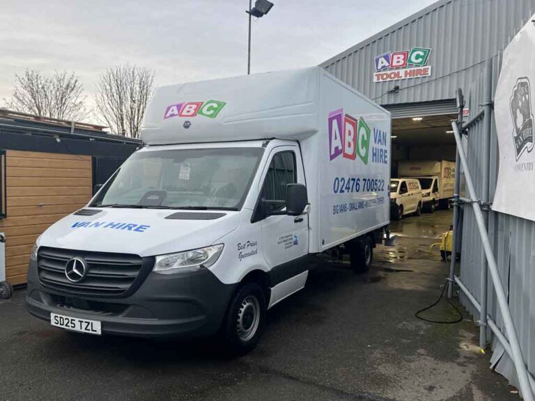 Luton Tail Lift Hire.